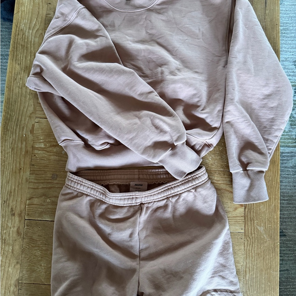 Cozy SKIMS small Tan Sweatshirt and Shorts Set